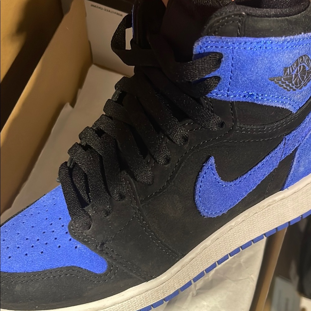 Rare!! Nike Air Jordan 1 Retro High OG GS in Black and “Royals”